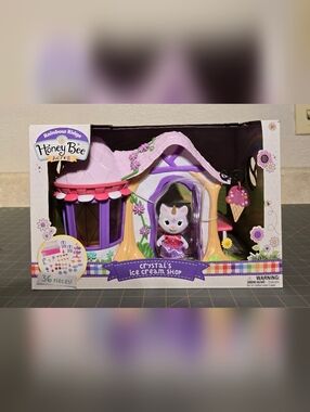 Honeybee Acres Crystal's Ice Cream Shop Playset